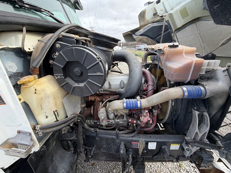 2014-mack-pinnacle-chu613-image-28