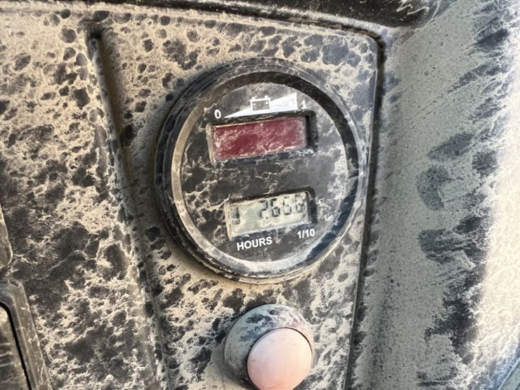 2011-polaris-ranger-ev-image-19