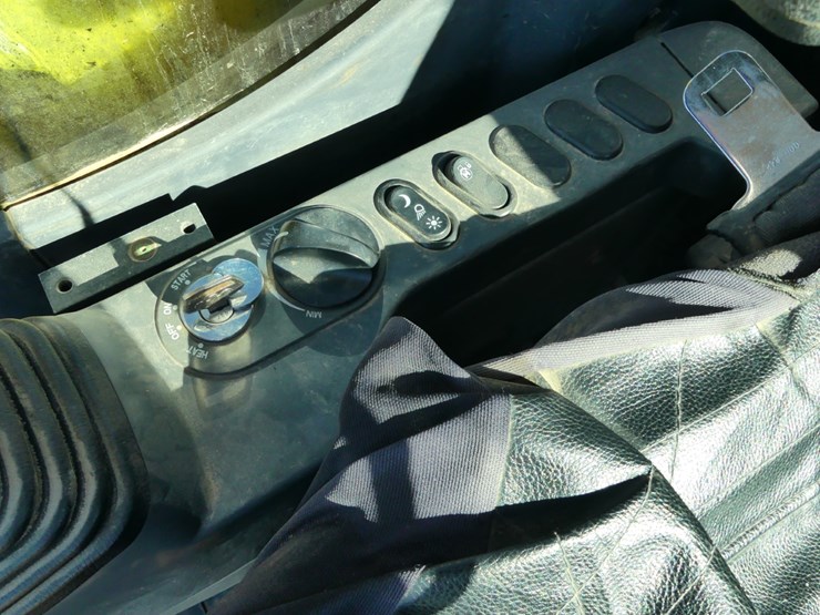 2017-komatsu-pc138us-lc-image-13