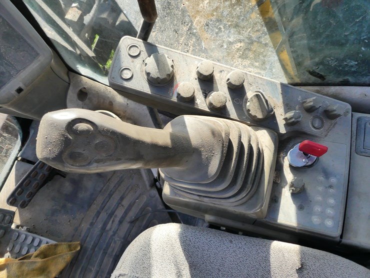 2013-deere-75g-image-13