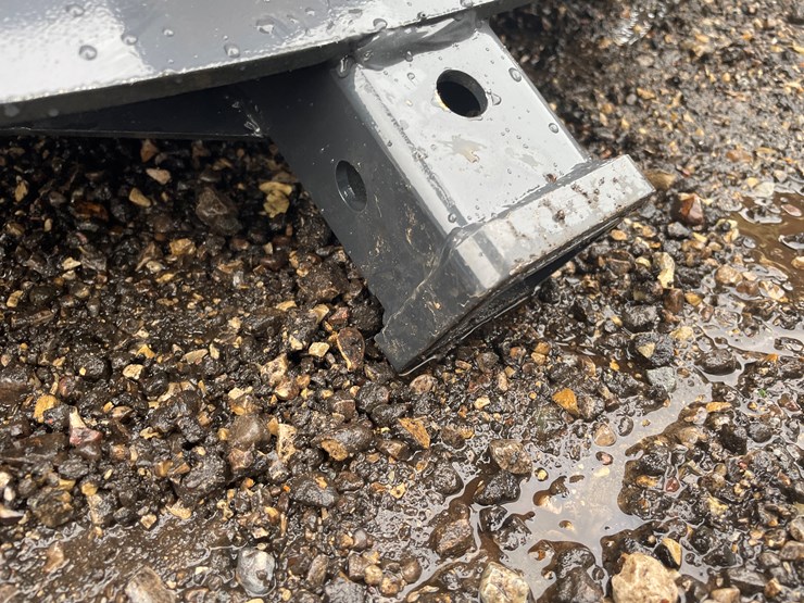 #1154-•-unused,-landhonor-skidsteer-utility-hitch-adapter-2"-receiver-image-3