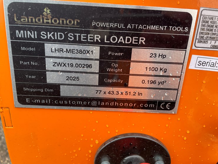 #1311-•-unused,-landhonor-mini-skidsteer-loader-image-8