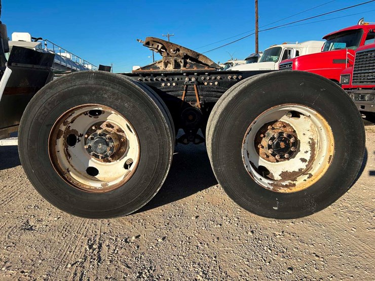 2020-mack-pinnacle-image-18