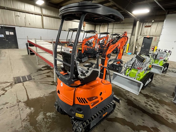 #2002-•-2025-unused-me18-mini-excavator-(o9)-image-4