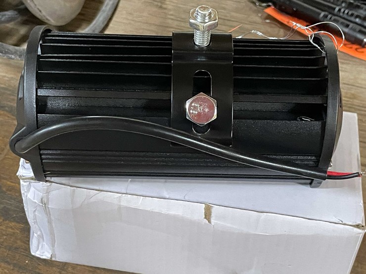 #2024-•-(2)-led-6-1/2"-l-work-lights,-12/24vdc-(pr11)-image-4