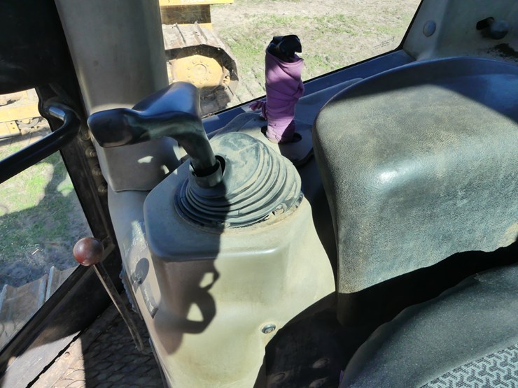 2013-case-850l-image-10