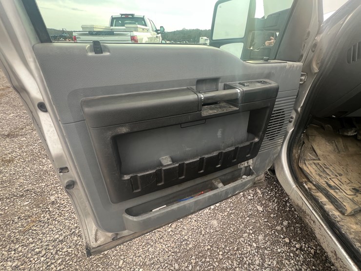 2015-ford-f350-xl-image-17