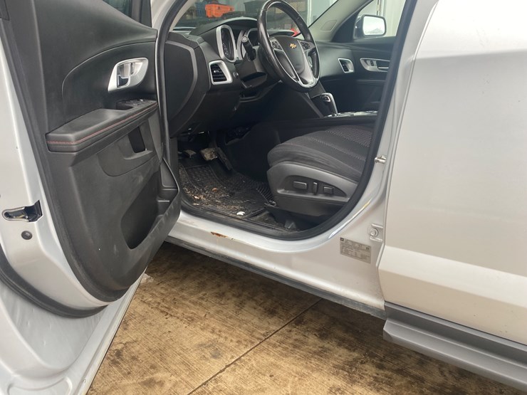 2015-chevrolet-equinox-lt-image-9