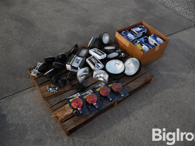 pallet-of-different-types-of-lights-image-3