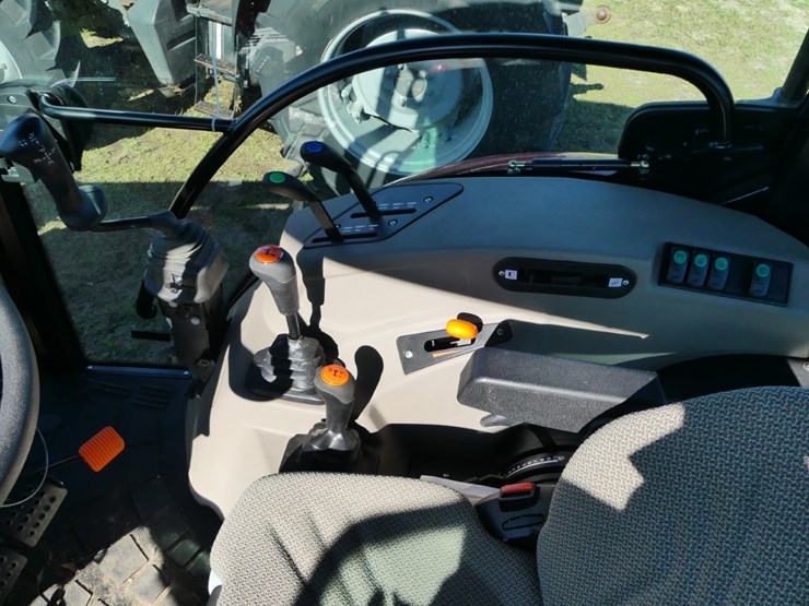 2024-case-ih-farmall-75a-image-14