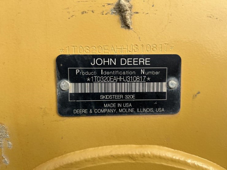 deere-320e-image-55