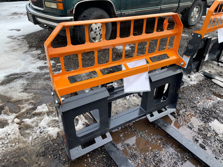 #1172-•-unused,-landhonor-pallet-fork-image-3