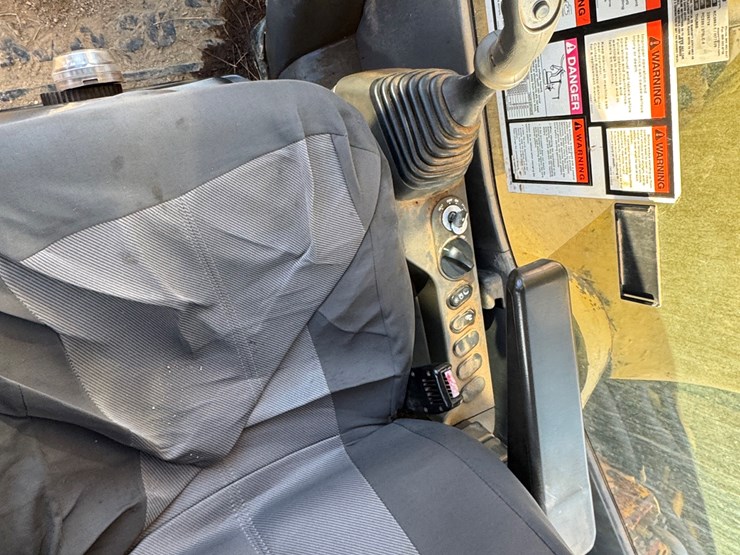 komatsu-pc270-lc-8-image-60