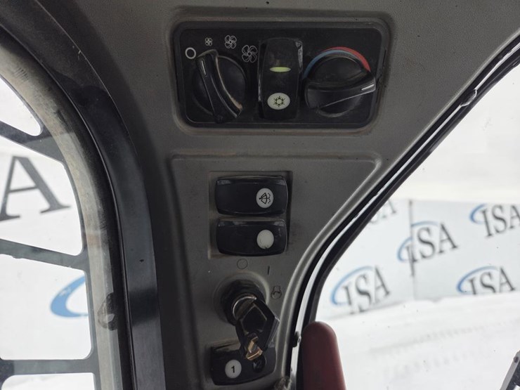 caterpillar-236d-image-42