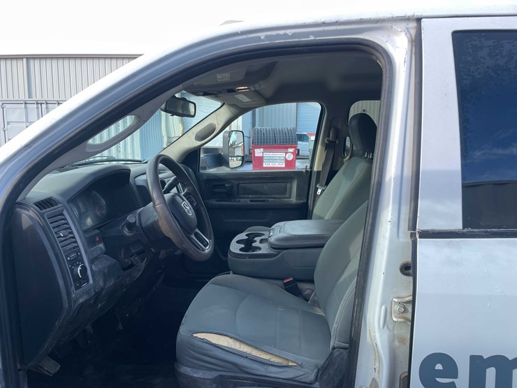 2016-ram-2500-tradesman-image-40