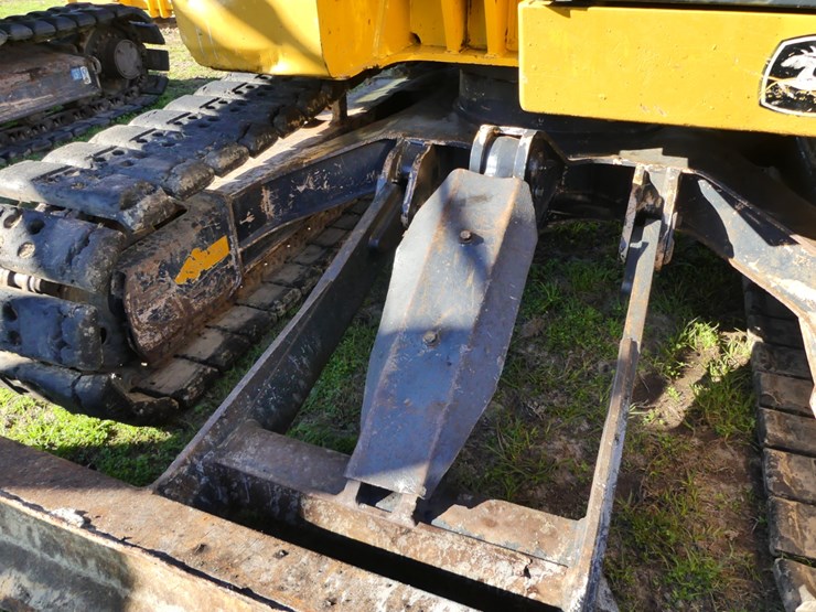 2021-deere-75g-image-11