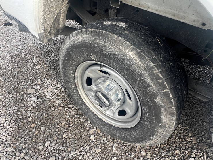 2019-ford-f250-xl-image-13