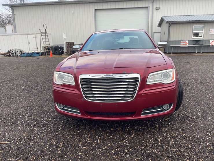 #1024-•-2012-chrysler-300-awd-sedan-(has-paperwork-to-obtain-title)-image-2