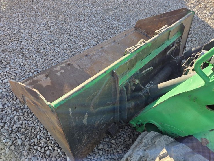 2018-bobcat-t740-image-11