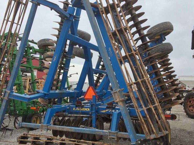 land-7431-29ft-disc,-vertical-tillage,-with-rear-basket,-walking-tandems,-19''-front-blades,-nice-image-6