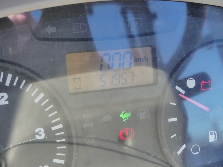 2009-kubota-m108s-image-14