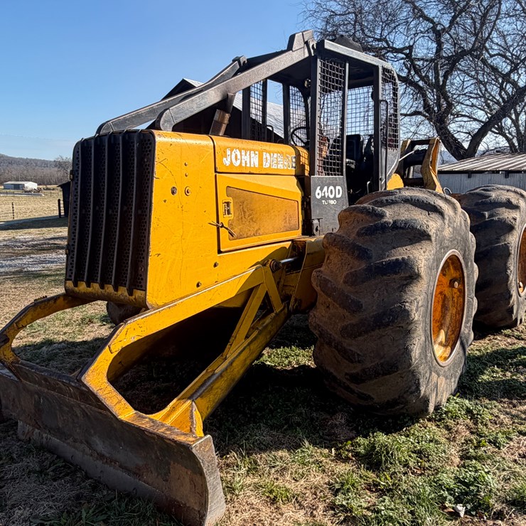 JOHN DEERE 640D