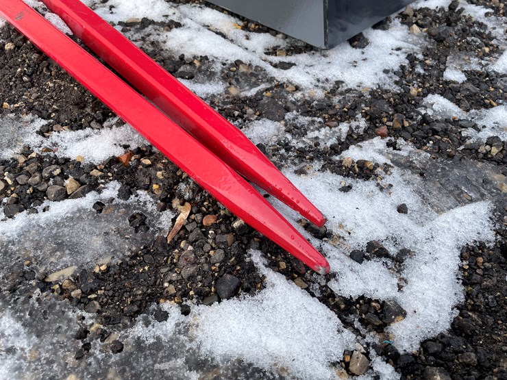 #1450-•-unused,-landhonor-skidsteer-bale-spear-image-2