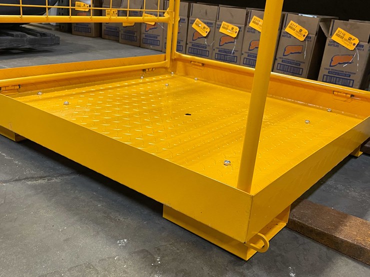 #2027-•-forklift-platform-basket-with-fork-pockets-(pr3)-image-4