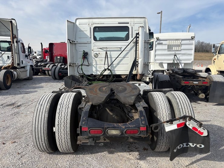 #30707-•-2016-volvo-single-axle-truck-tractor-image-5