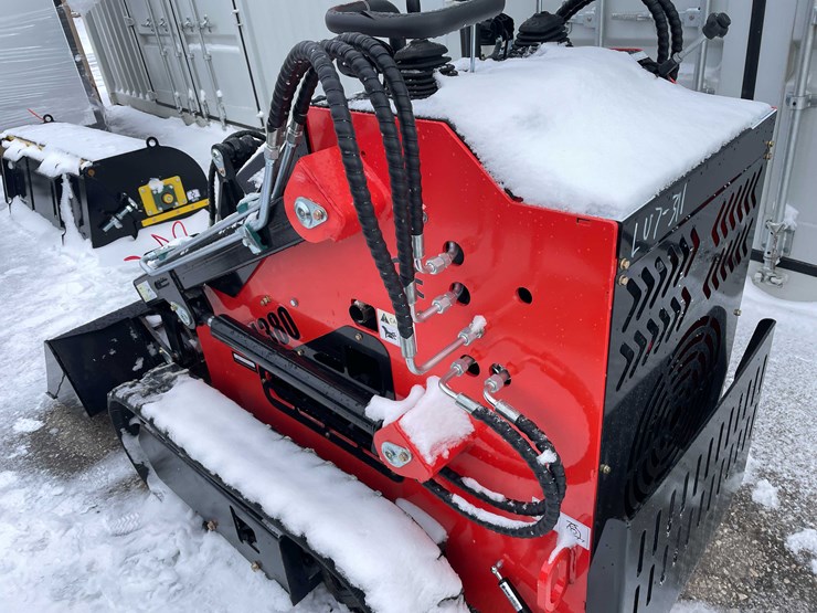 #4069-•-unused-mini-skid-steer-(o11)-image-1