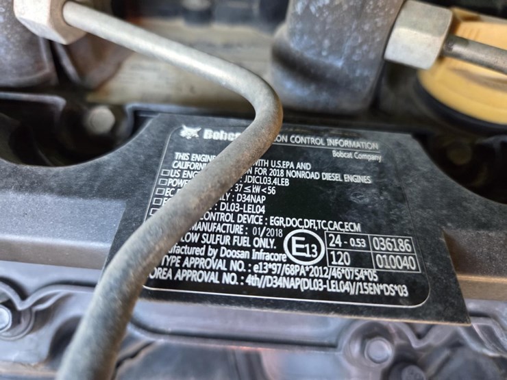 2018-bobcat-t740-image-33