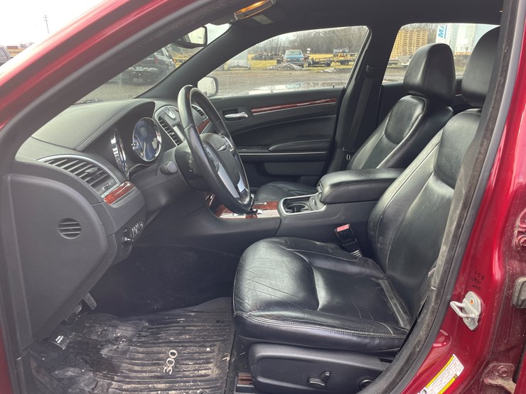 #1024-•-2012-chrysler-300-awd-sedan-(has-paperwork-to-obtain-title)-image-32