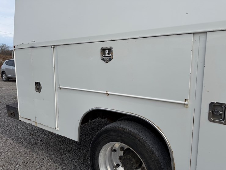 #30699-•-2003-chevrolet-c4500-single-axle-service-truck-image-14