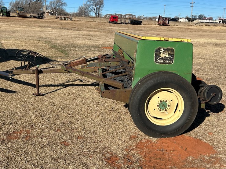 john-deere-8300-image-2