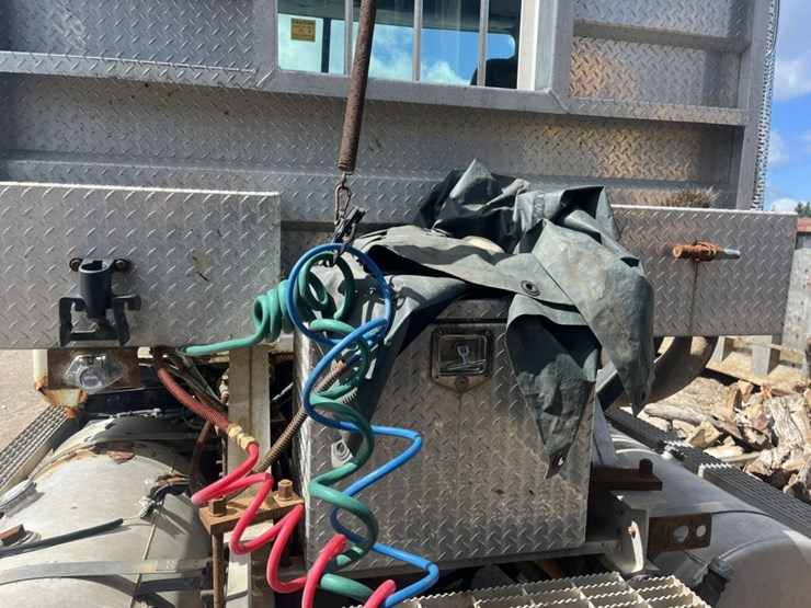 #1556-•-1999-mack-e7-460-day-cab-truck-tractor-image-11