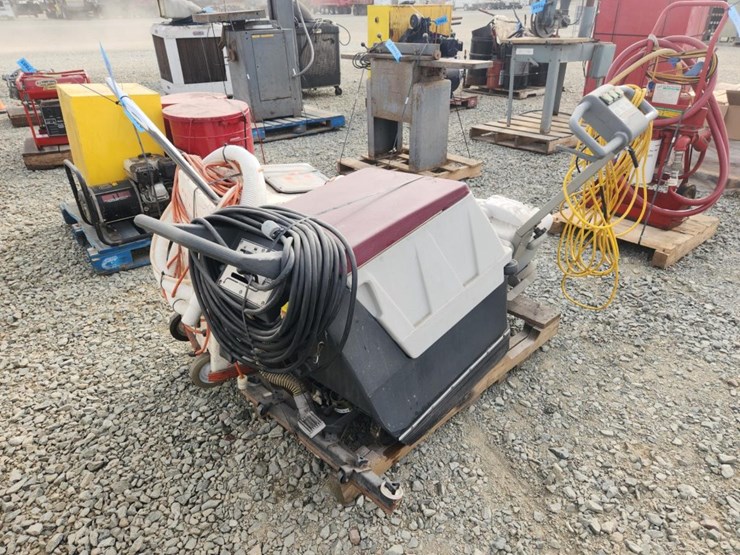 #6030-•-(3)-floor-cleaners-image-3