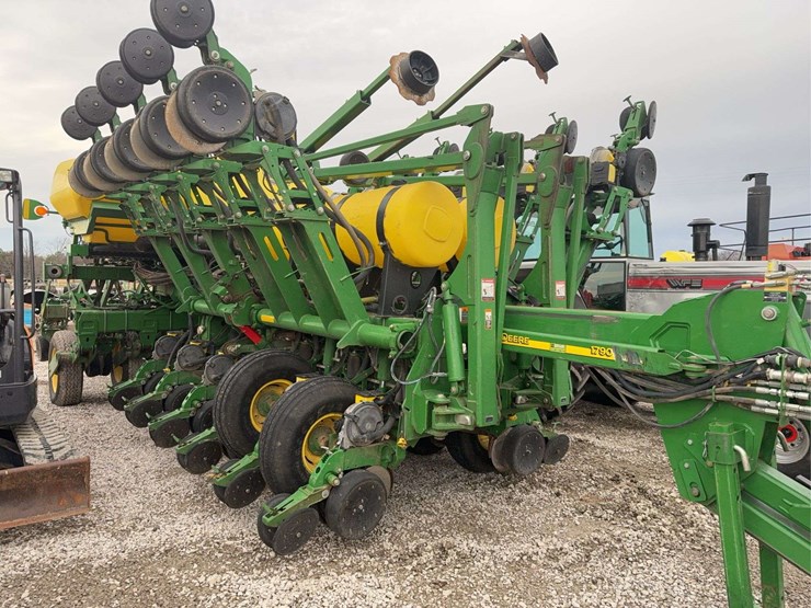 2013-john-deere-1790-image-6