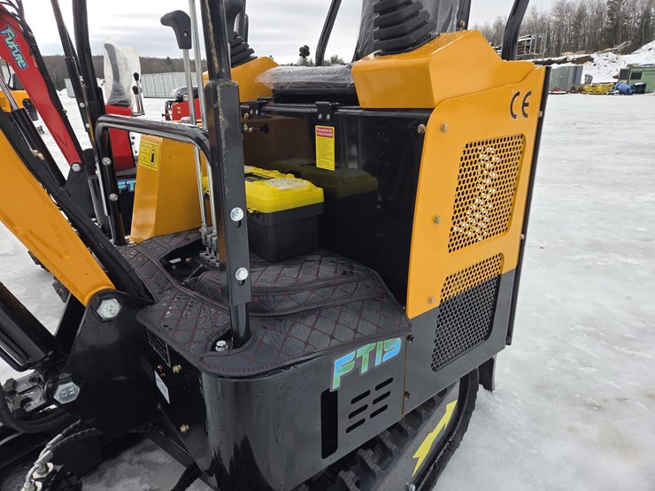 #2188-•-unused-future-ft15-mini-excavator-image-16