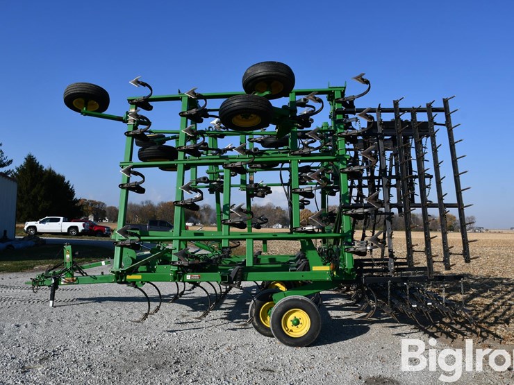 john-deere-2210-image-8