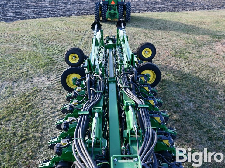 2020-john-deere-1775nt-image-13