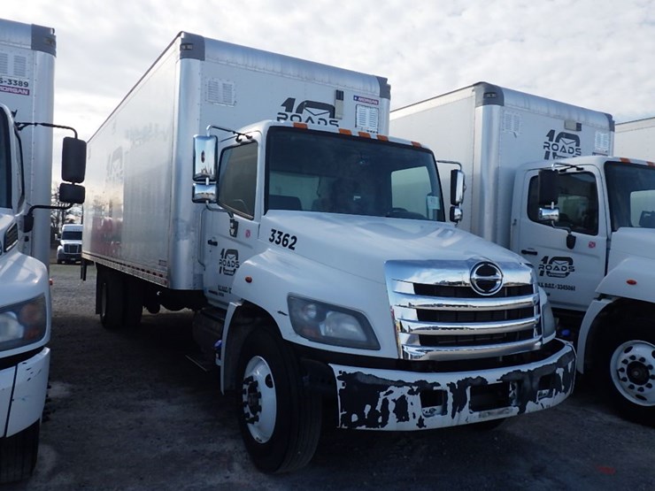 2020-hino-268a-image-3