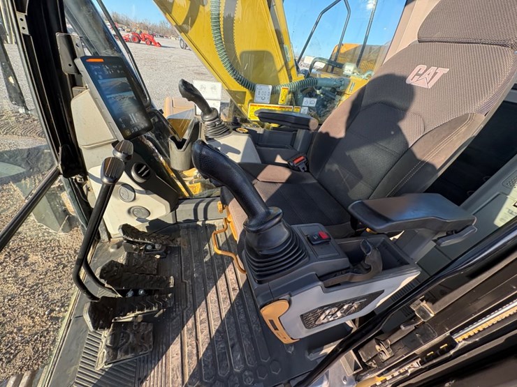 2021-caterpillar-330-image-49