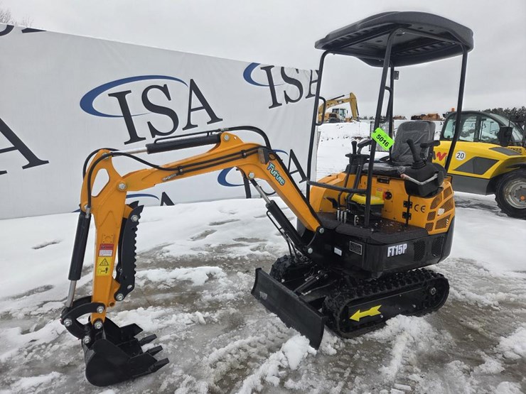 #5016-•-unused-future-ft15p-mini-excavator-image-1
