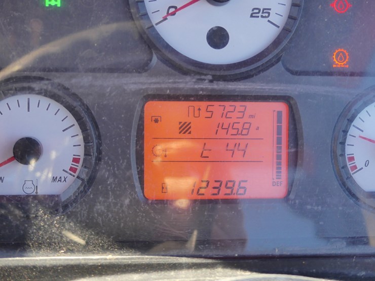 massey-ferguson-4710-image-15