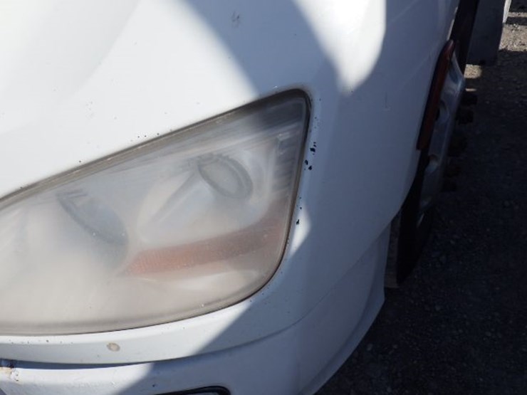 2016-peterbilt-579-image-2