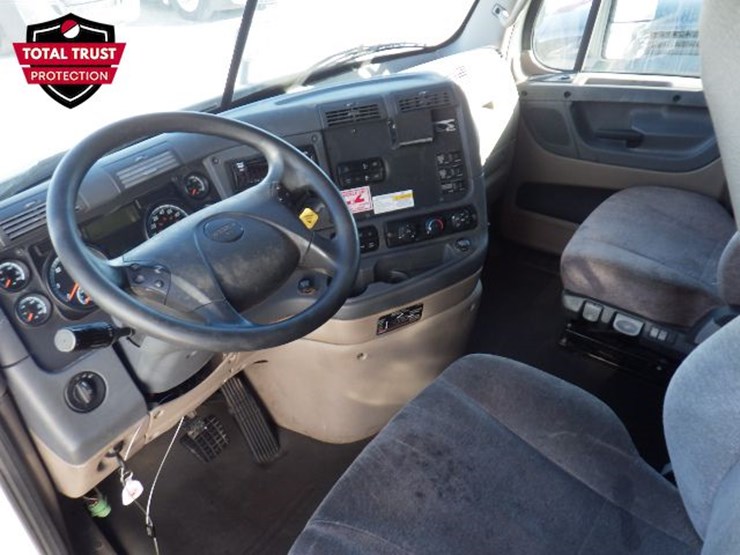 2020-freightliner-cascadia-113-image-20