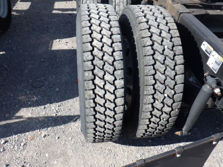 2016-peterbilt-579-image-15