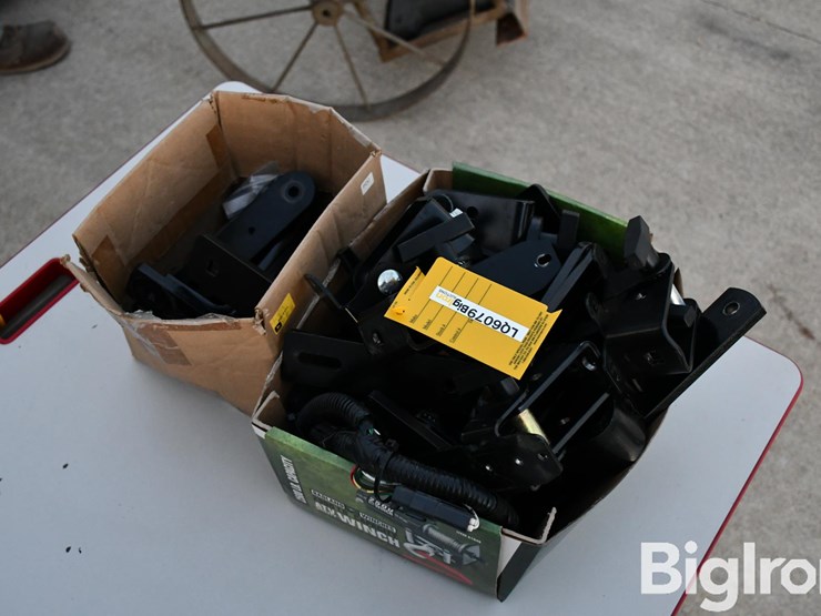 display-mounting-brackets-image-3