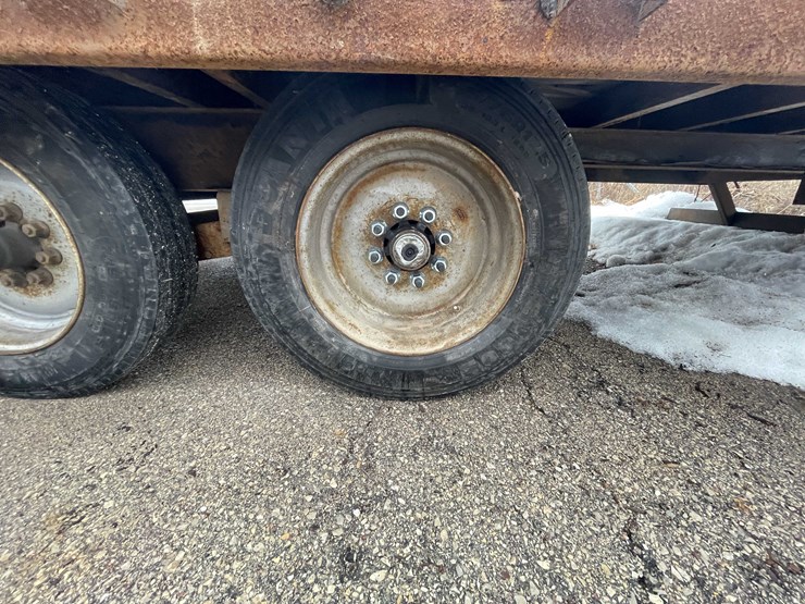 #1994-•-2017-trailer-(no-title)-(of)-image-16