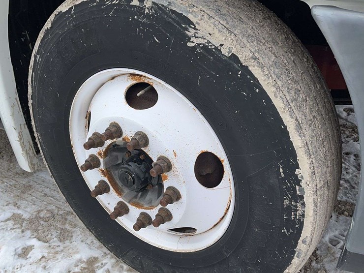 2014-freightliner-cascadia-125-image-23